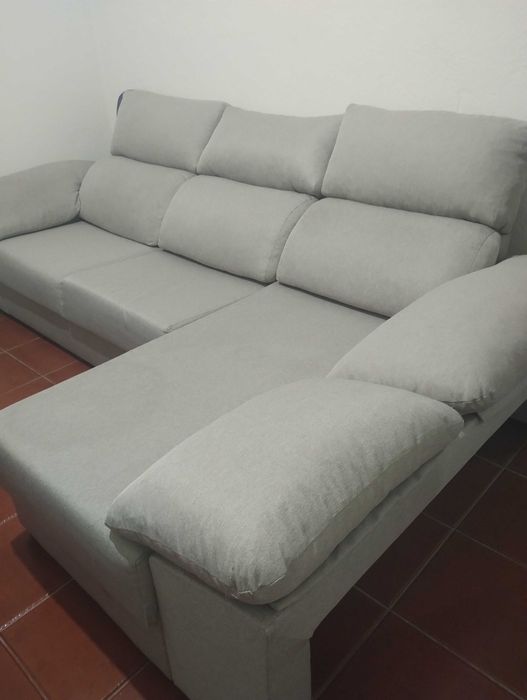 Sofá chaise longa.