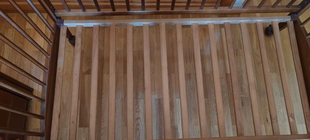 Berço em madeira maciça