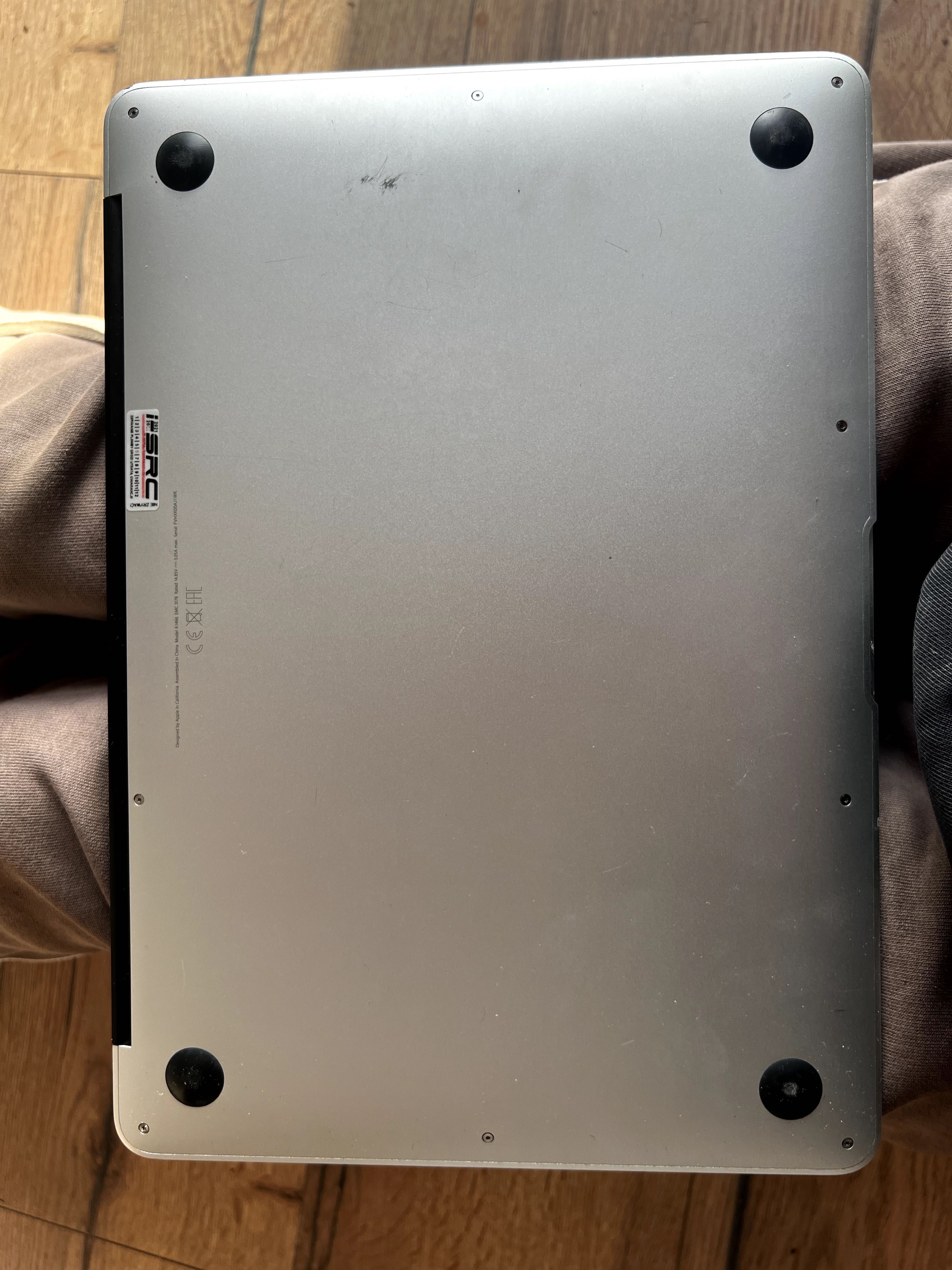 Sprzedam MacBook Air z 2017 r