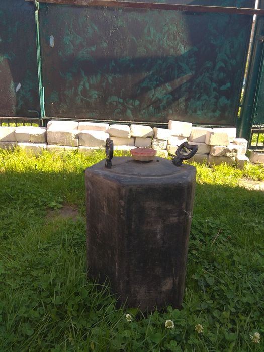 Канистры  20л, 10л, 5л.