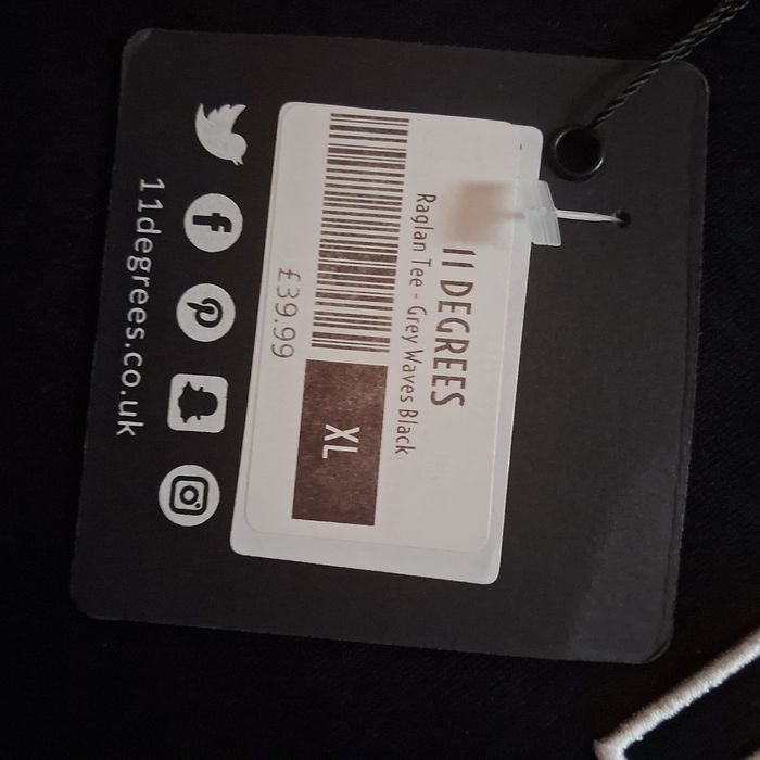 Стильна чоловіча футболка