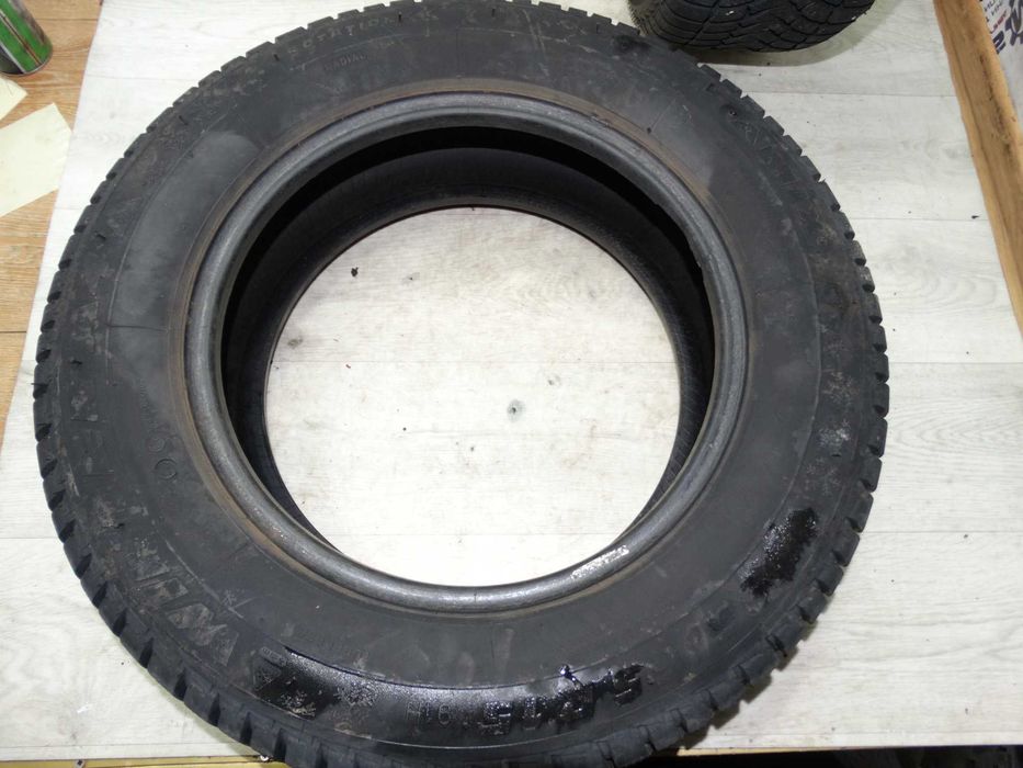 Б/у шини 8мм 195/65 R15 зима