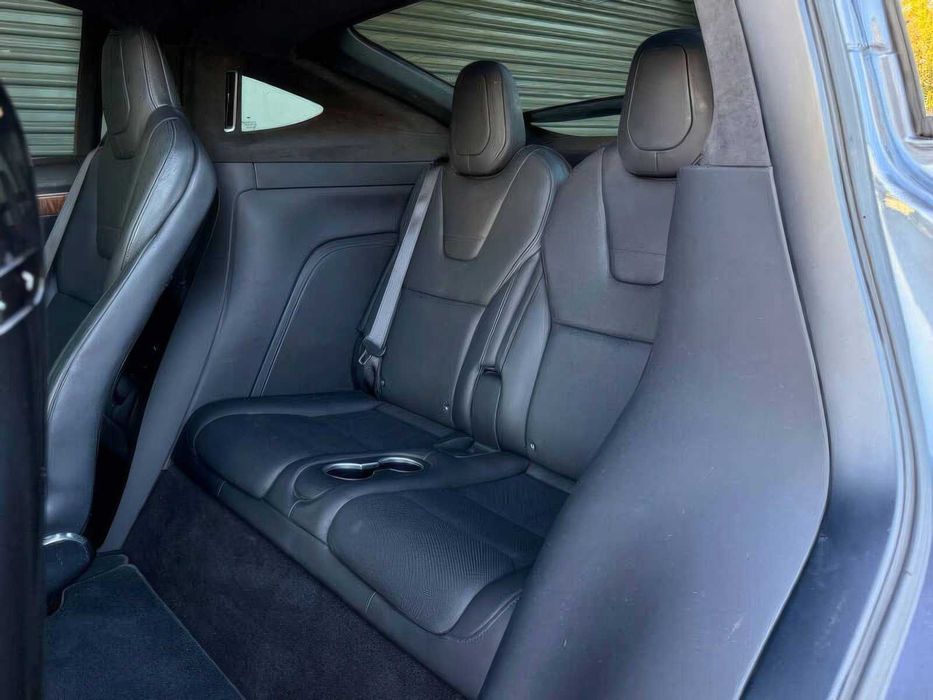 Tesla Model X      2016