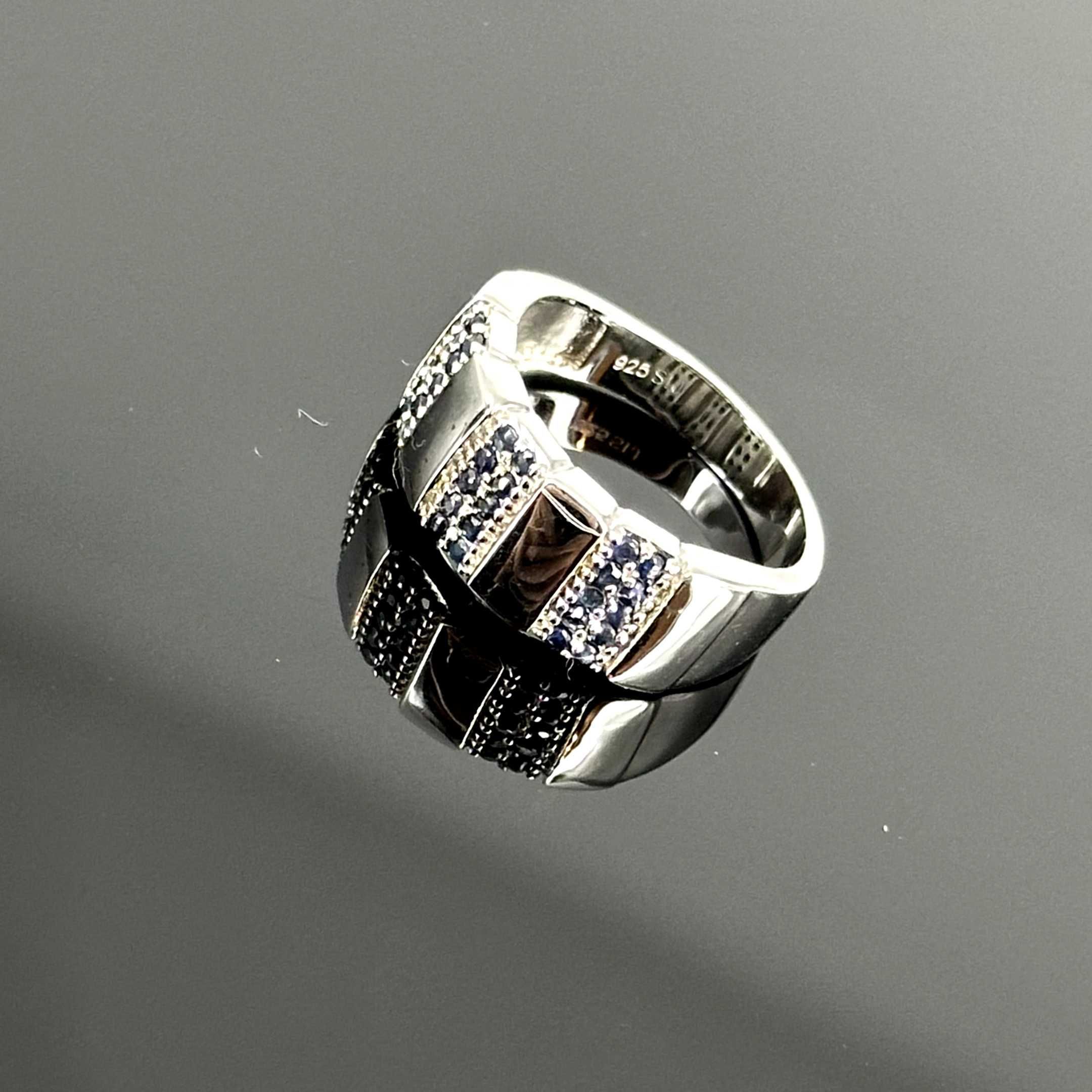 Srebro - Srebrny pierścionek z Onyksami - próba srebra 925