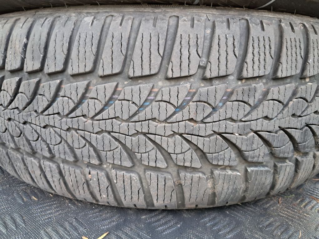 Opony zimowe z felgami 205/55 R16