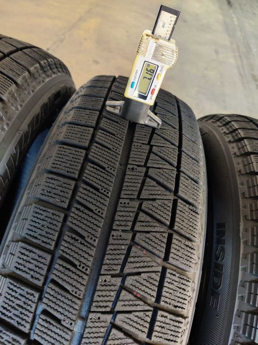 R15 185 65 шини зимові Bridgestone Blizzak Revo GZ липучки