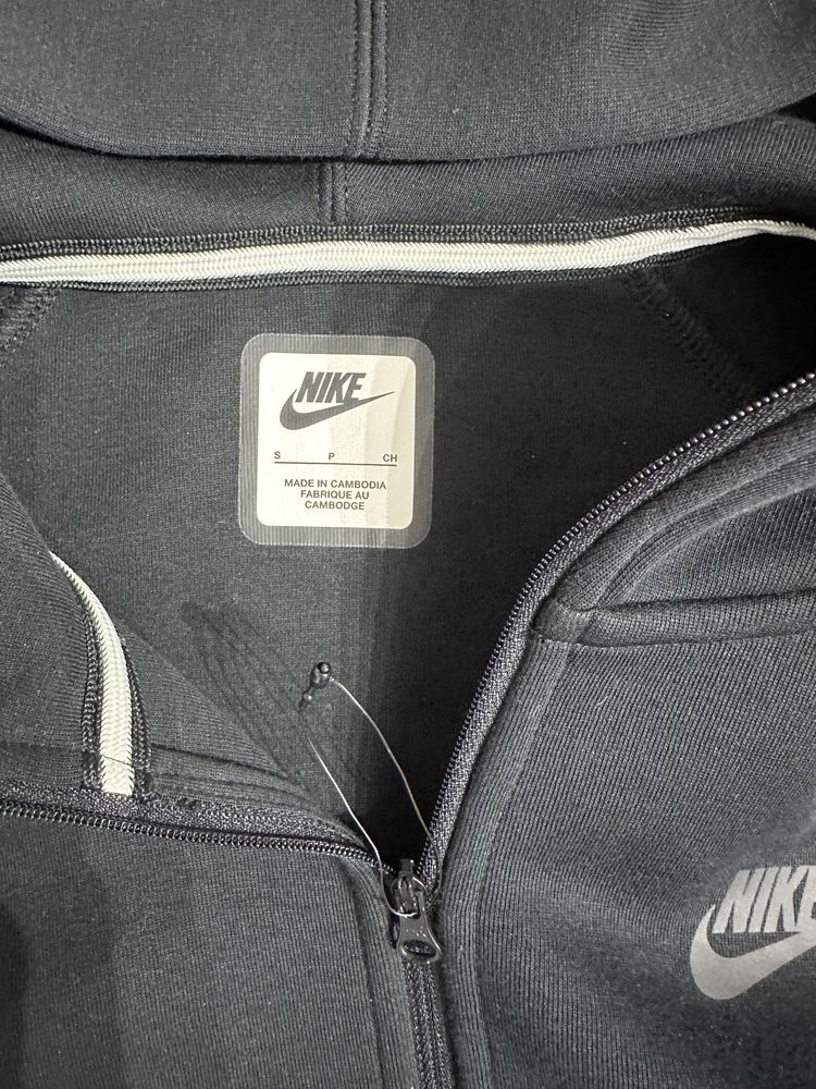 Толстовка Nike FB8338-010, р. S.
