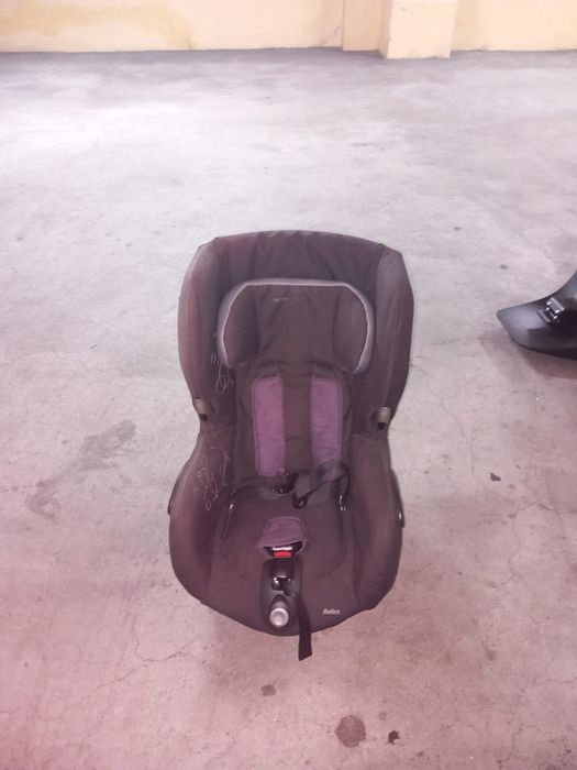 cadeira bebé de carro da marca bebéconforto