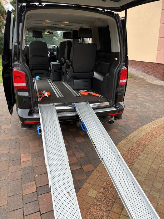 Volkswagen Multivan dla niepełnosprawnych 2012 r