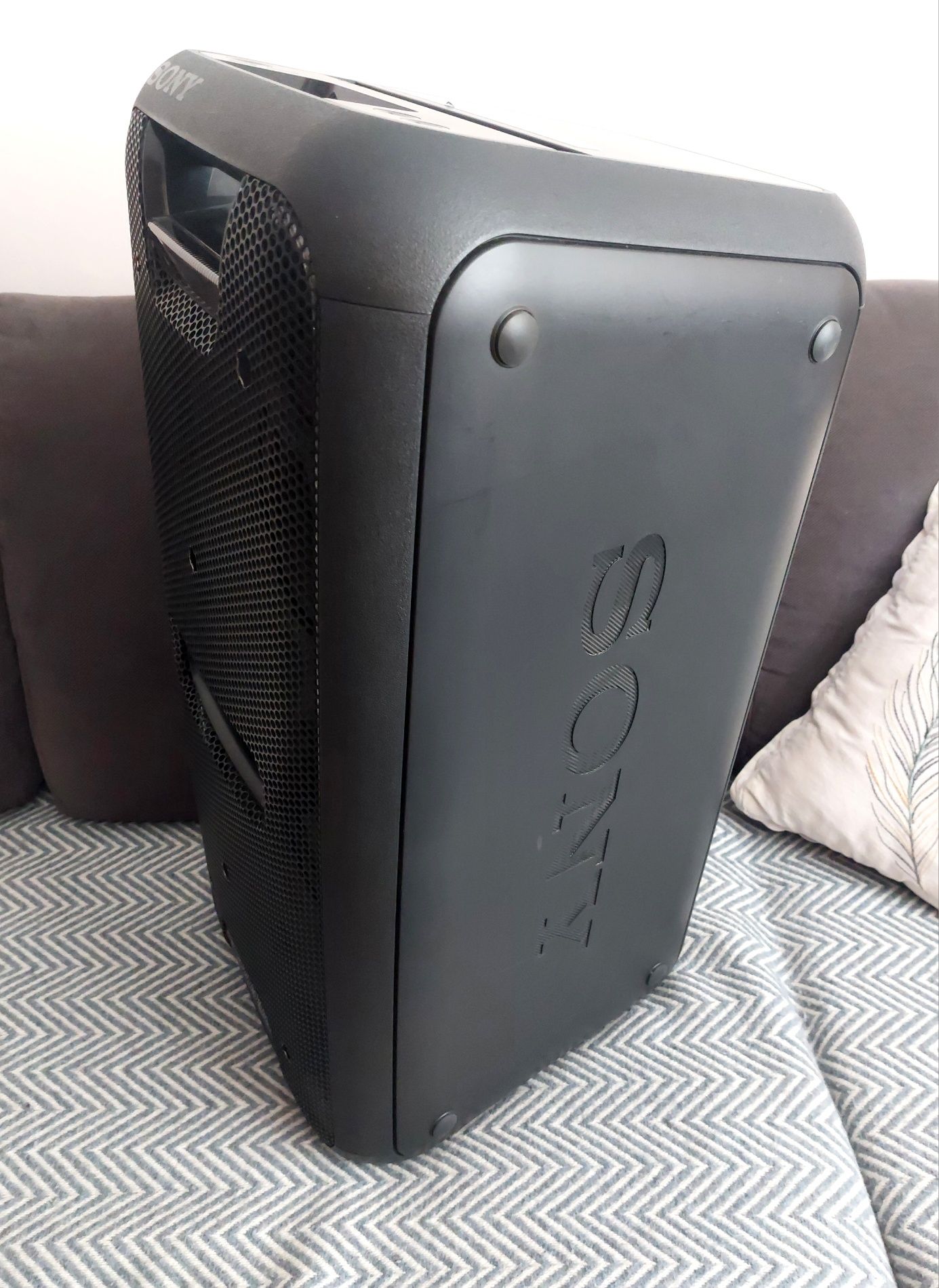 Sony GTK-XB7 портативна безпровідна колонка.