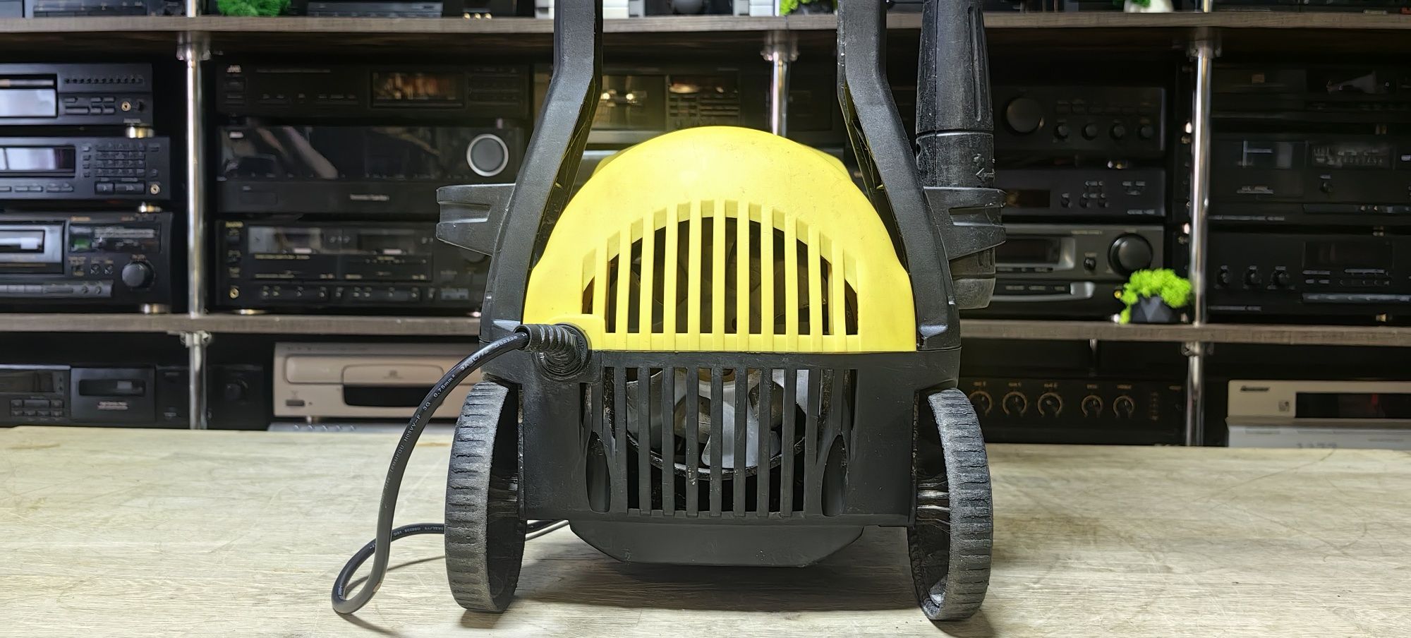 Мийка високого тиску Karcher 3500M