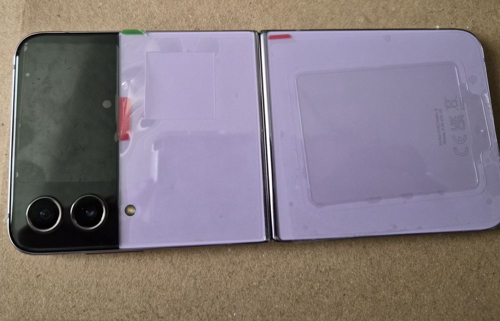 Samsung Galaxy Z Flip 4 jak nowy!