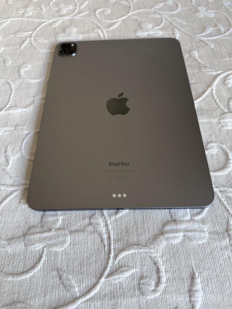 iPad Pro 11” M2 512 Gb (4a geração - 2022) cinzento sideral