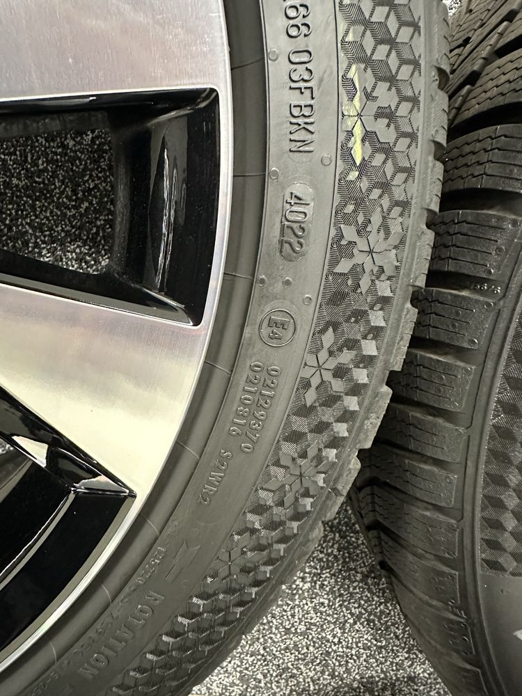 Oryginalne koła zimowe alufelgi 18 Skoda Superb 3V0