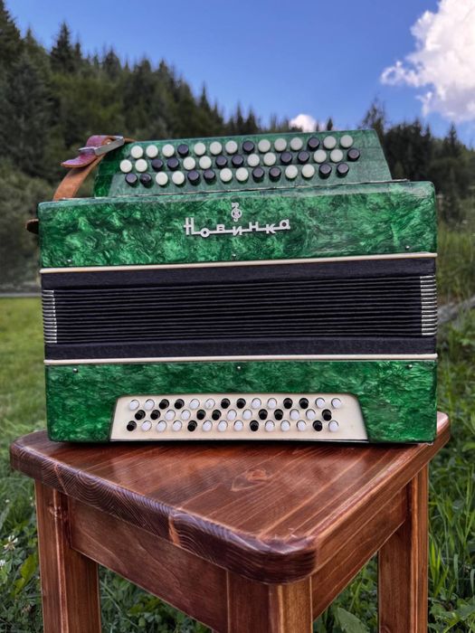 Продам Баян Маленький