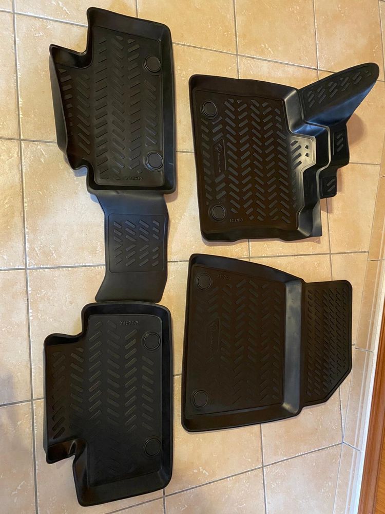 Conjunto de tapetes de borracha de design 3D, para Renault Captur