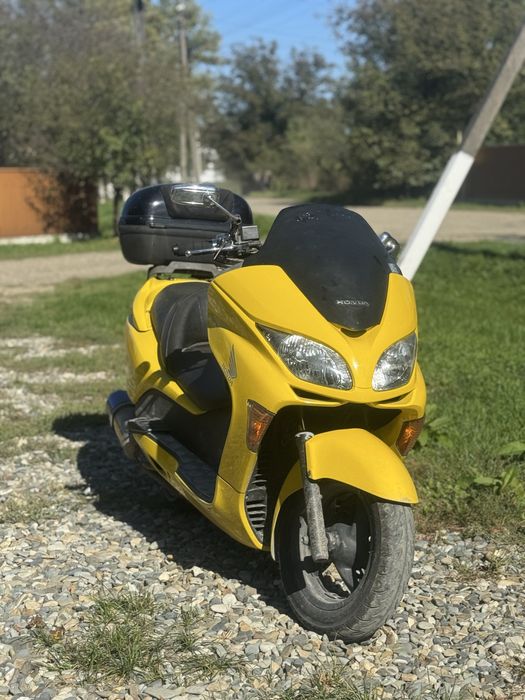 Продам мотоцикл Honda Forza 250