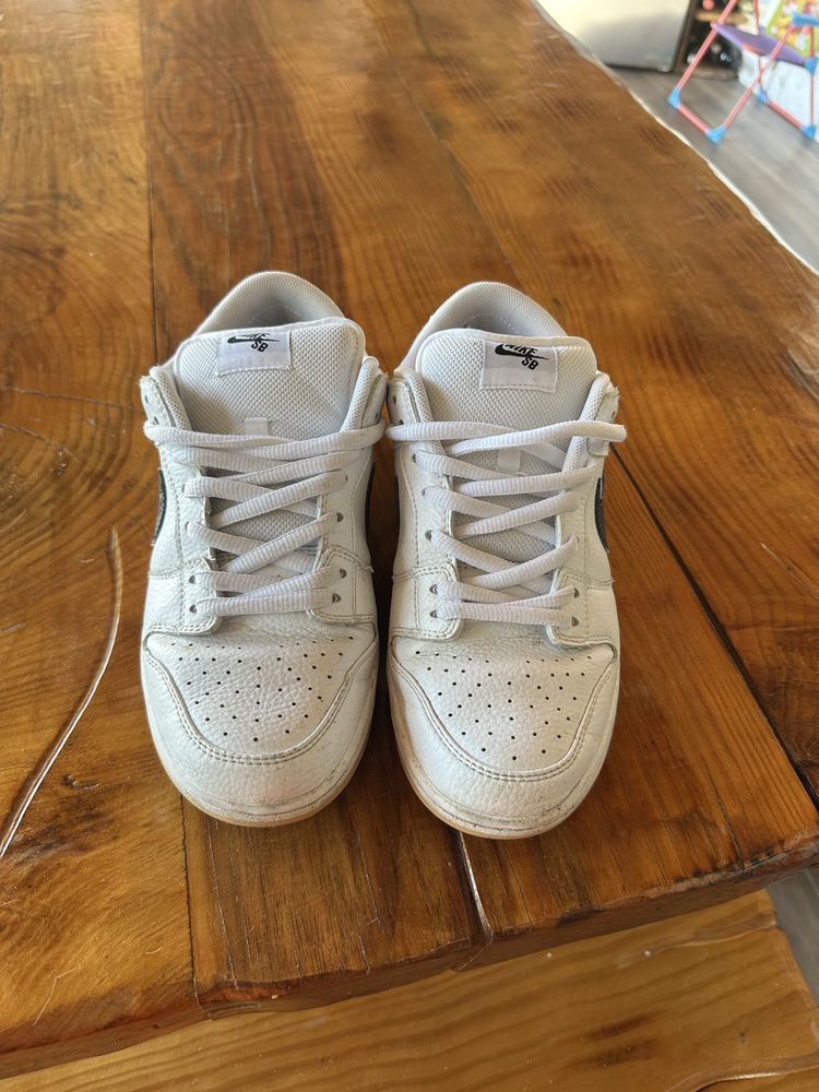 Nike SB Dunk Low "White Gum"