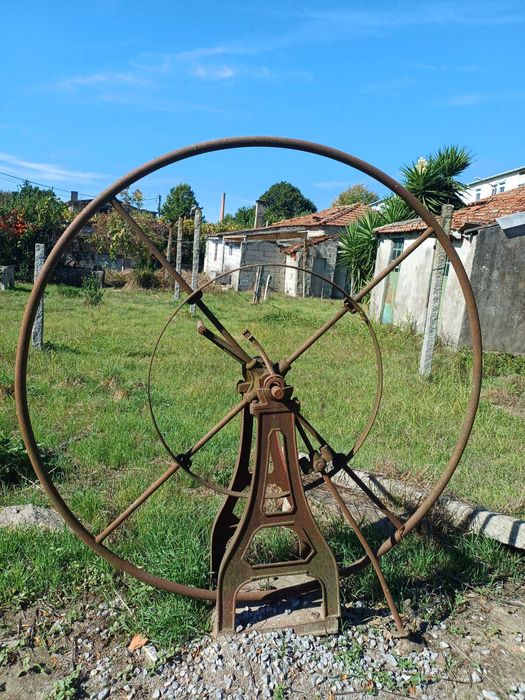 Bomba de poço antiga
