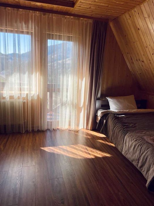 Оренда будинку готельного типу на 14 кімнат, с. Головецько