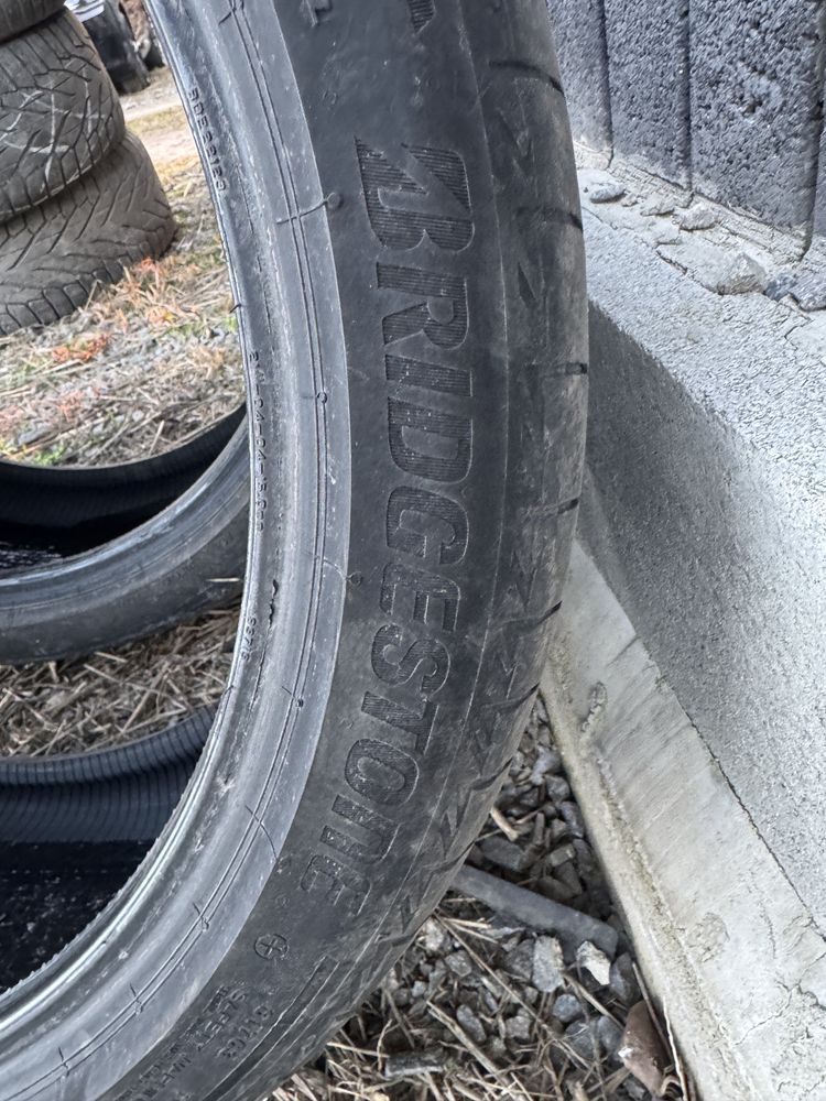 255/40/21 Bridgestone