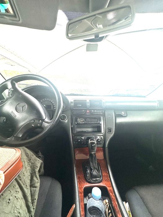 VENDO MERCEDES 220 cdi  CLASSE C Automático