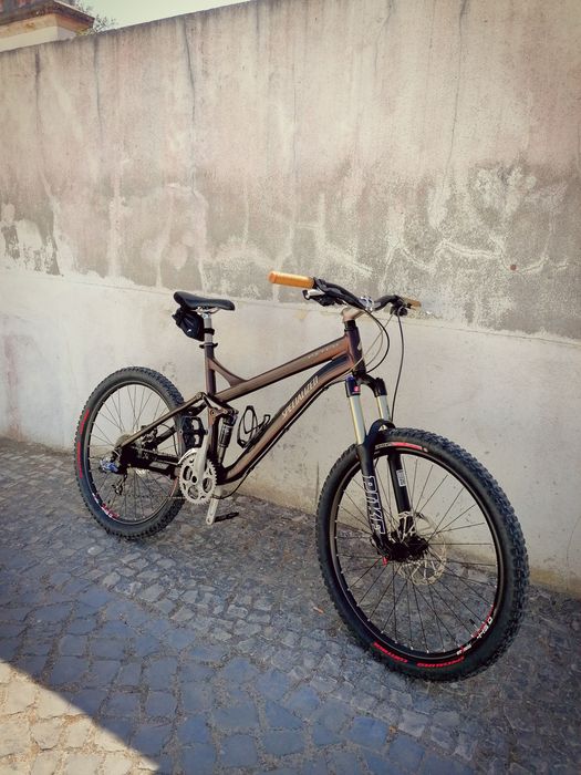 Bicicleta suspensão total Specialized pitch pro btt enduro