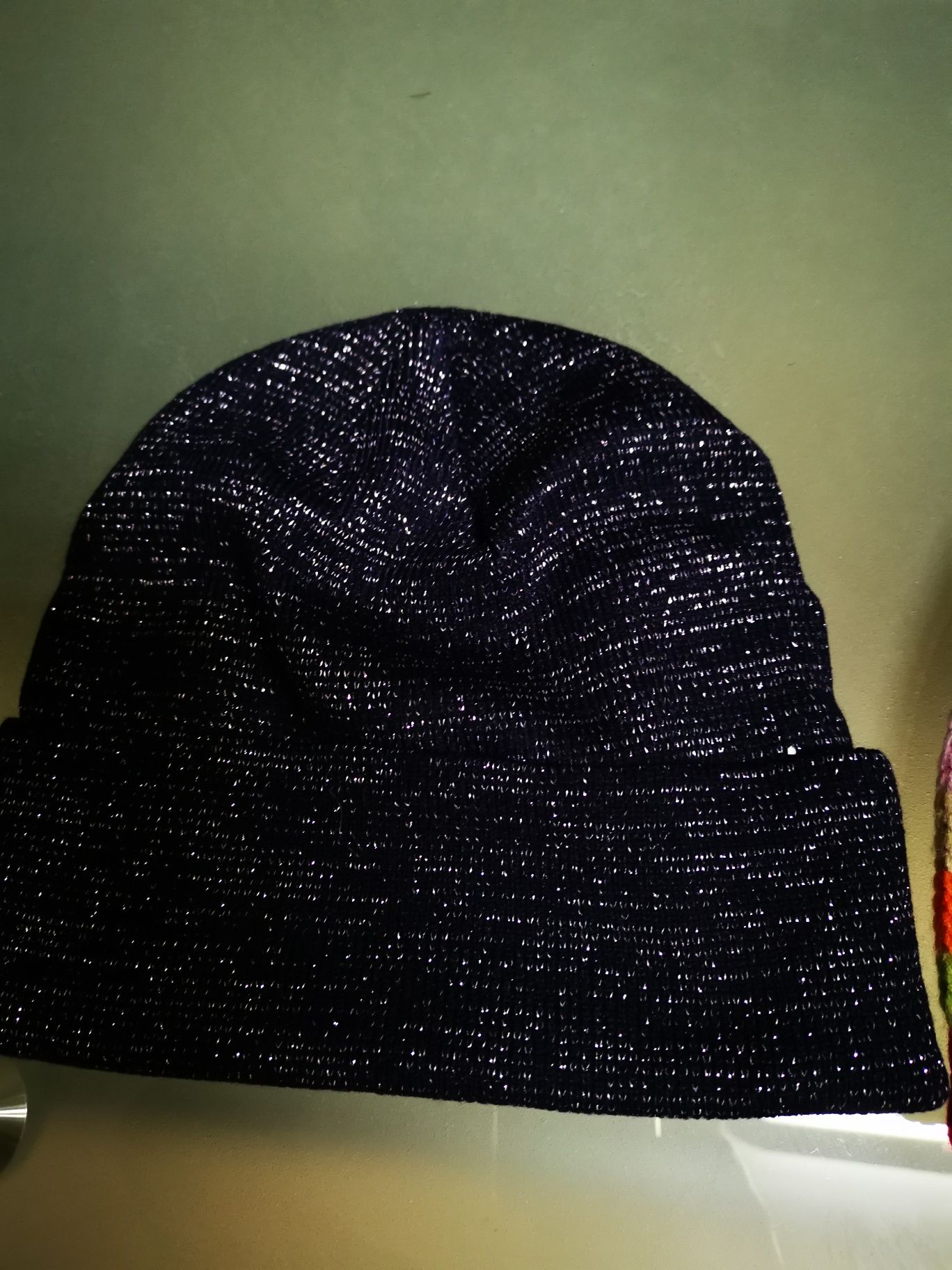 2 gorros novos com portes incluídos