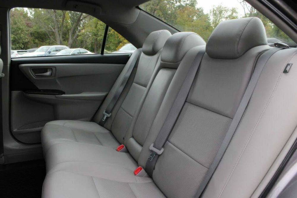 Toyota Camry LE      2015