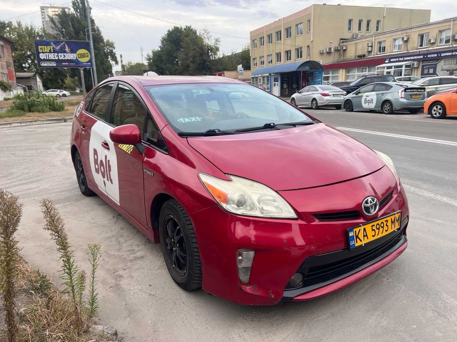 Робота на ліцензованому авто Toyota Prius . ЗП виплати щодня!