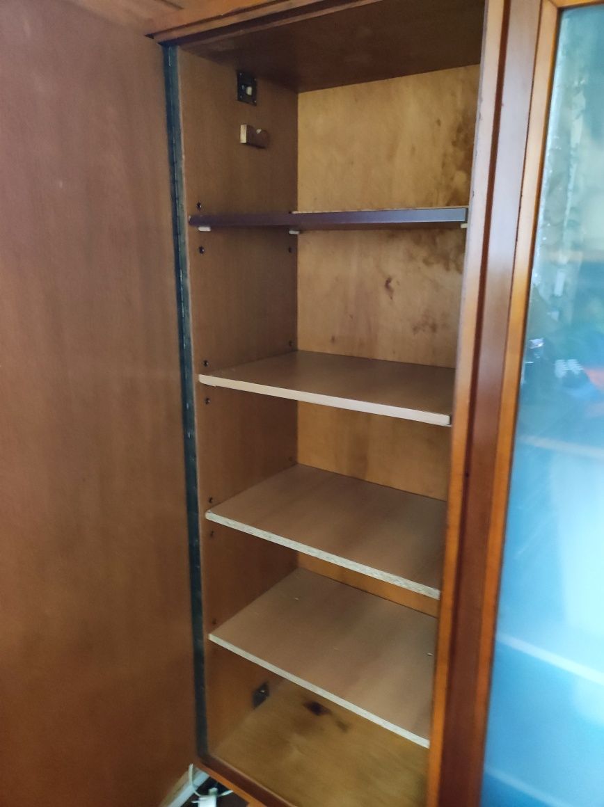 Szafa biblioteczna z wczesnego PRLu