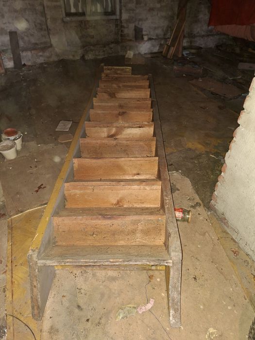 Sprzedam schody drewniane z lat 30