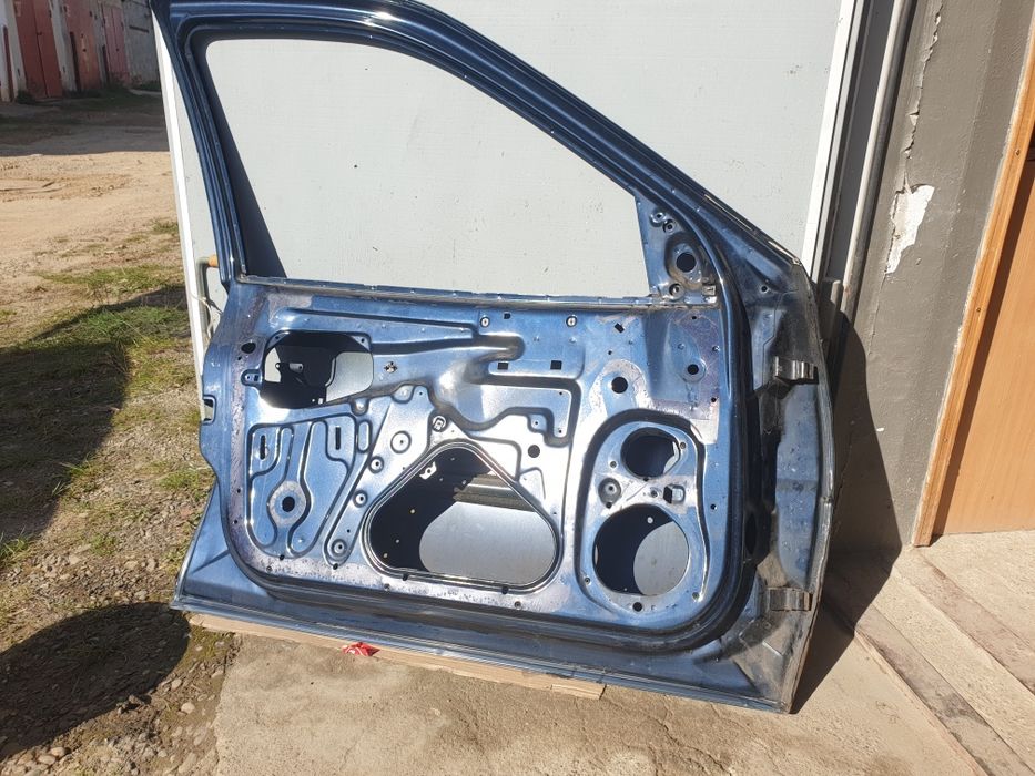 Продам. Двери Капот vectra b