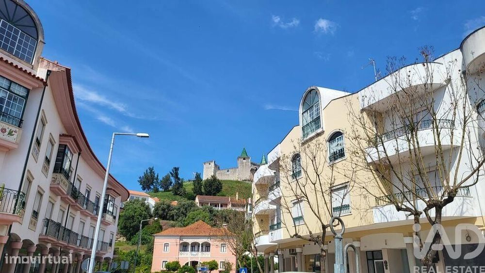 Loja / Estabelecimento Comercial em Porto de Mós - São João Baptista e
