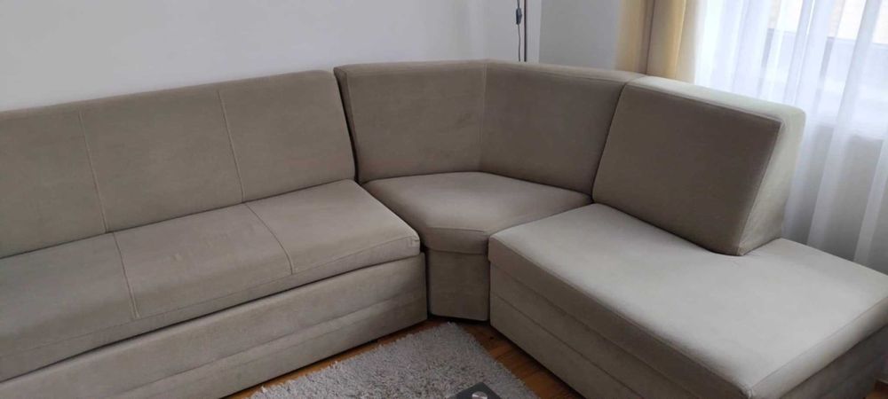 Kanapa narożna plus fotel do sprzedania w dobrym stanie