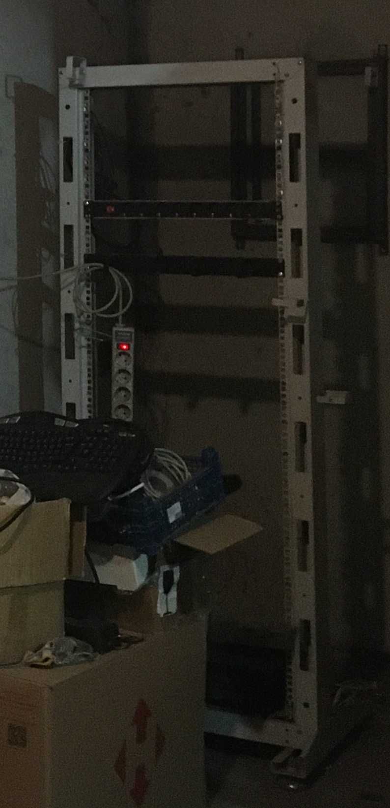 стойка одинарная 19" 33U белая БУ rack
