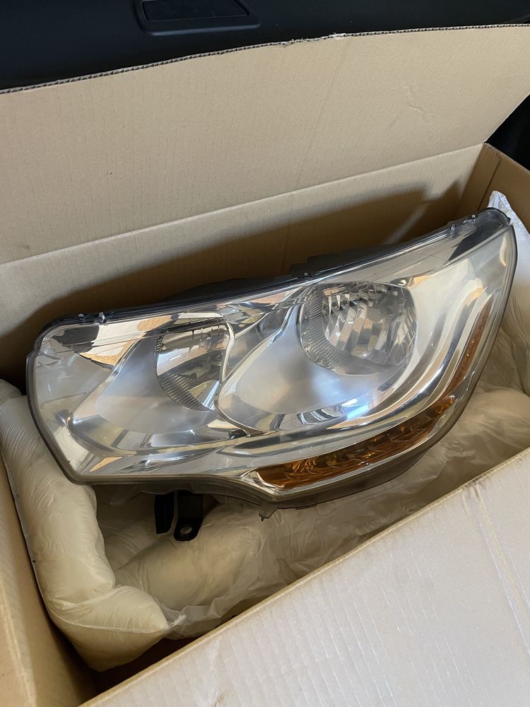 Lampa citroen c4 lewy przód