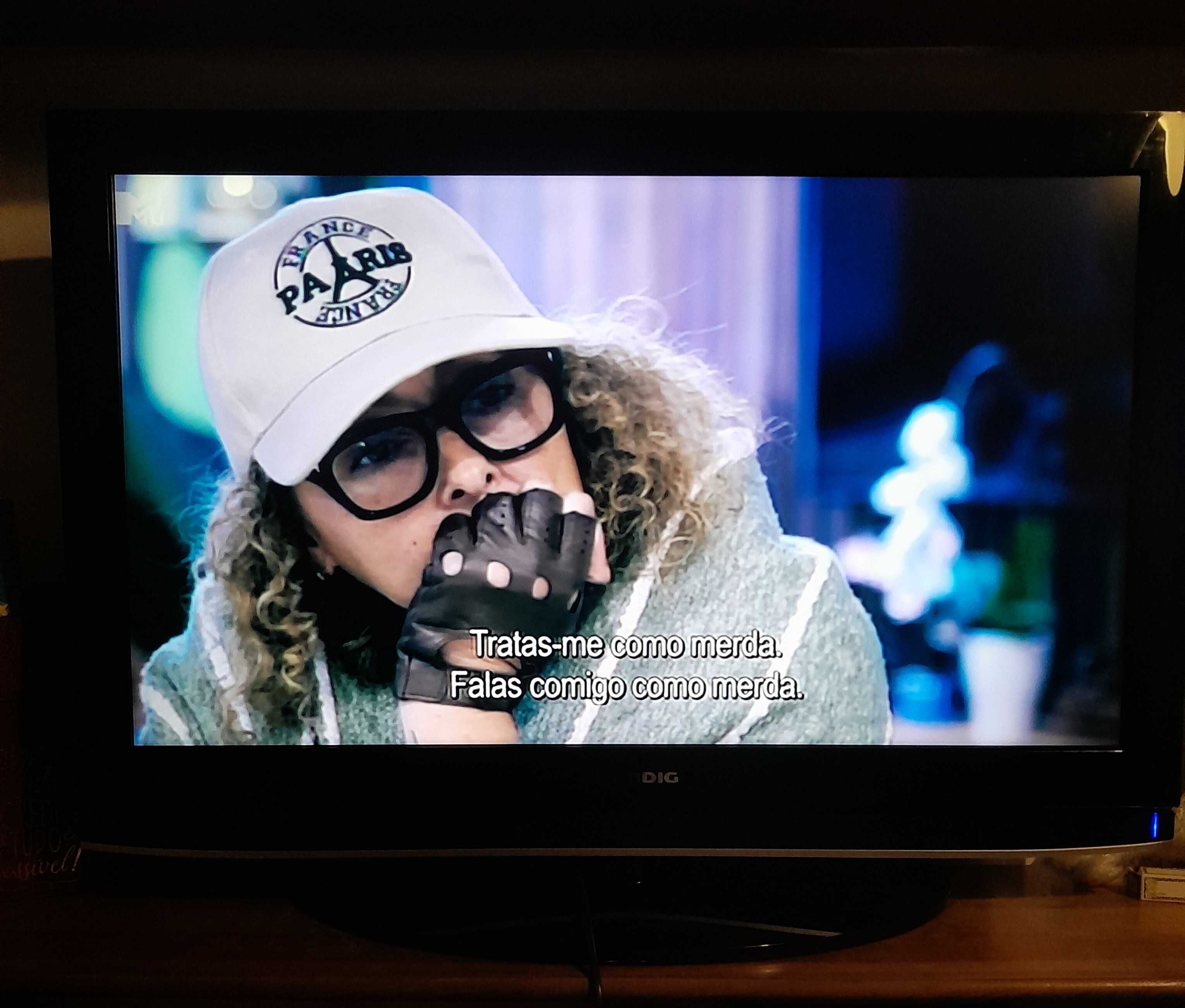 TV  GRUNDIG Vision 9 32 Polegadas / 81 cm