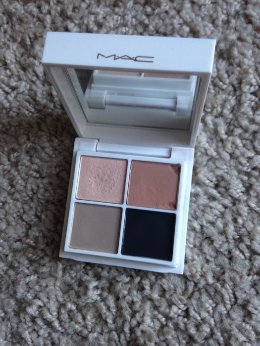 Mac Soft Brown Omega cienie paleta cieni do powiek Snowglobe roz