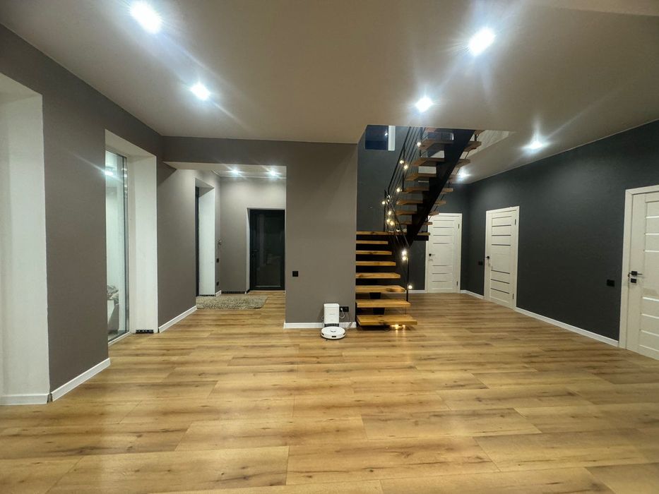 Сучасний сімейний будинок