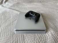 PS4 - PlayStation 4 Slim Silver Edition + pad