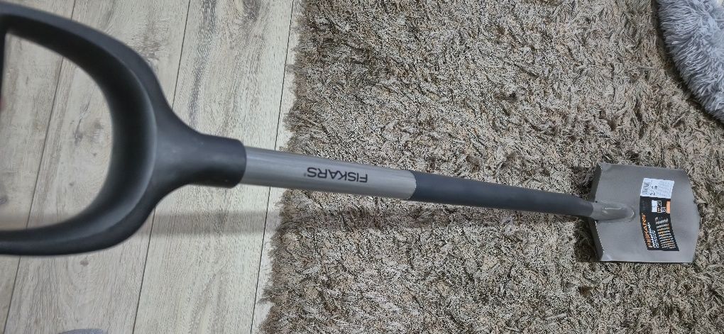 Szpadel ostry Fiskars ERGO 131410 Nowy