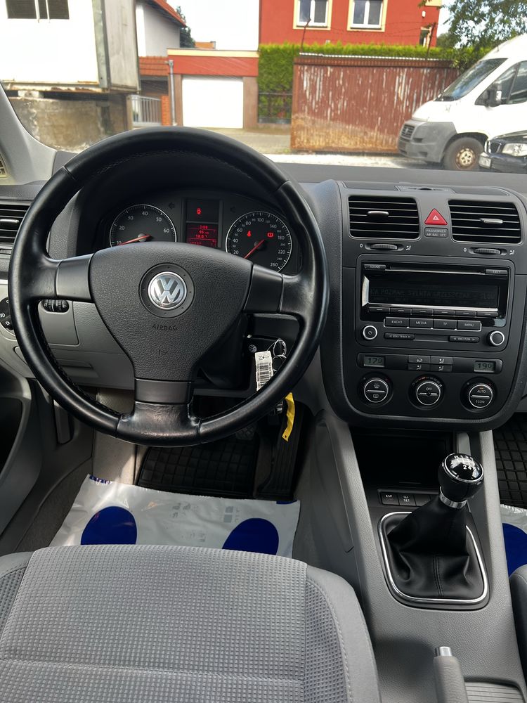 Volkswagen Jetta 1.6 Fsi 2007 rok Mały przebieg! Z Niemiec!