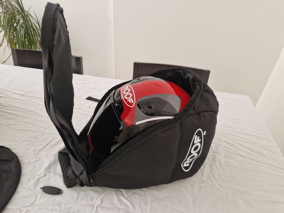 Capacete ROOF RO200 em carbono, tamanho M, pesa apenas 1090g