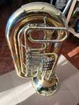 Tuba Si Bemol Roy Benson TB202 4 cilindros Campanula 380mm dourado