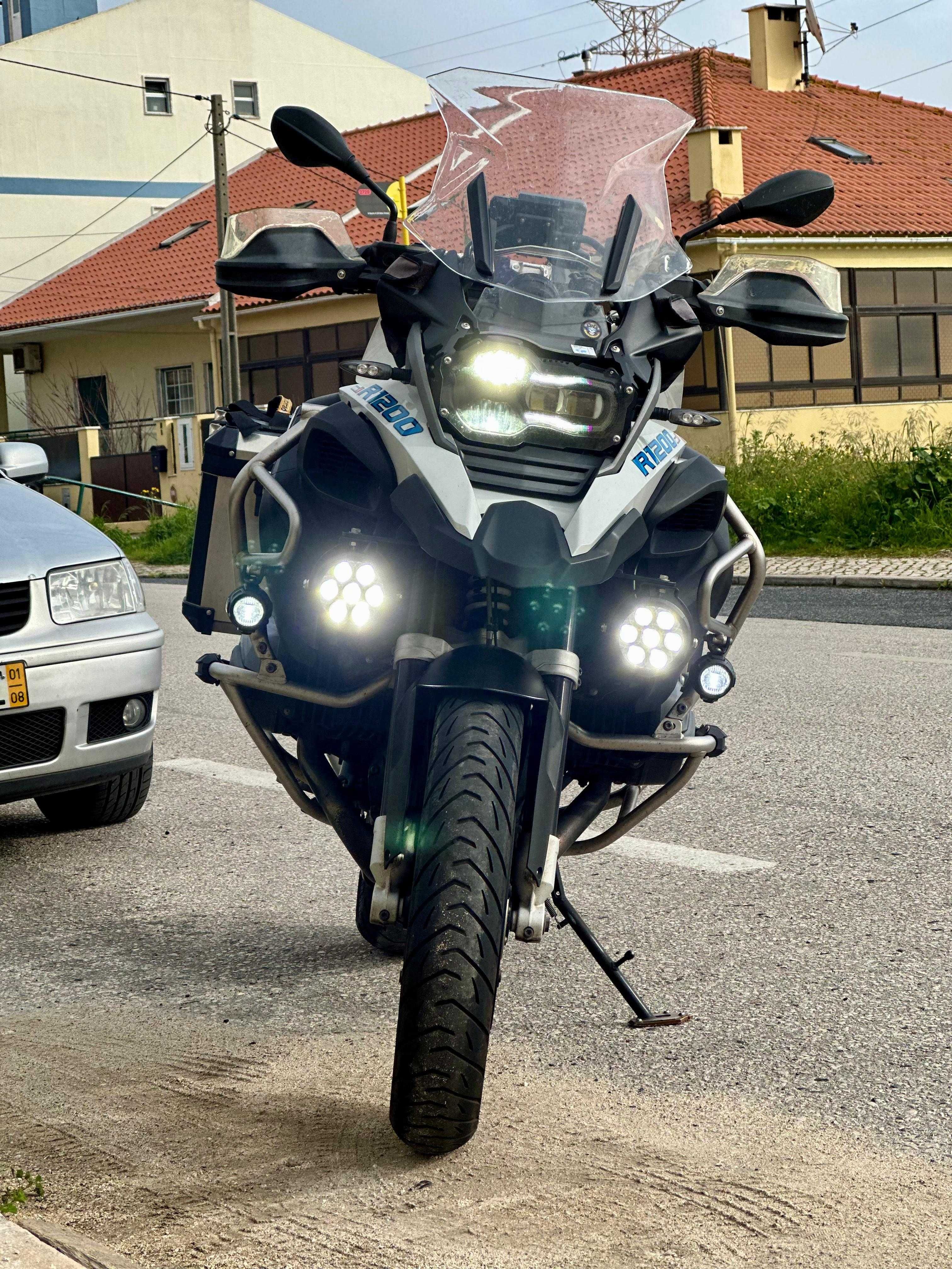 Faróis auxiliares Função DRL E Strobe - universais