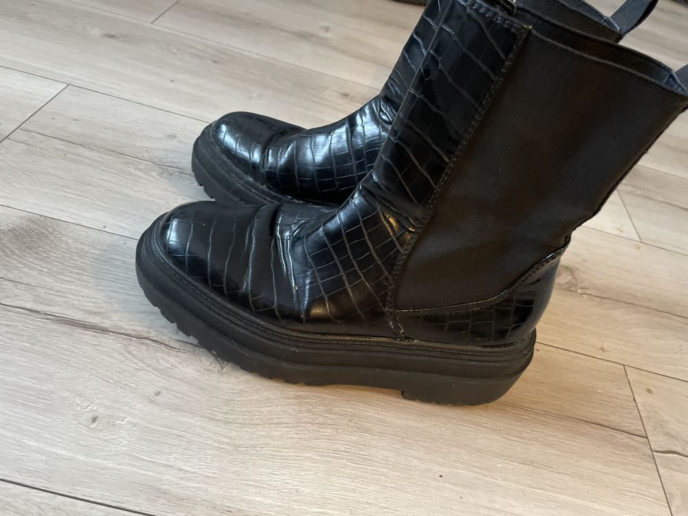 Buty Zara na grubych spodach 38r