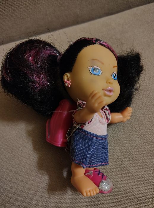 Lalka Simba 5401-13 cm czarne włosy z pasemkami plecak