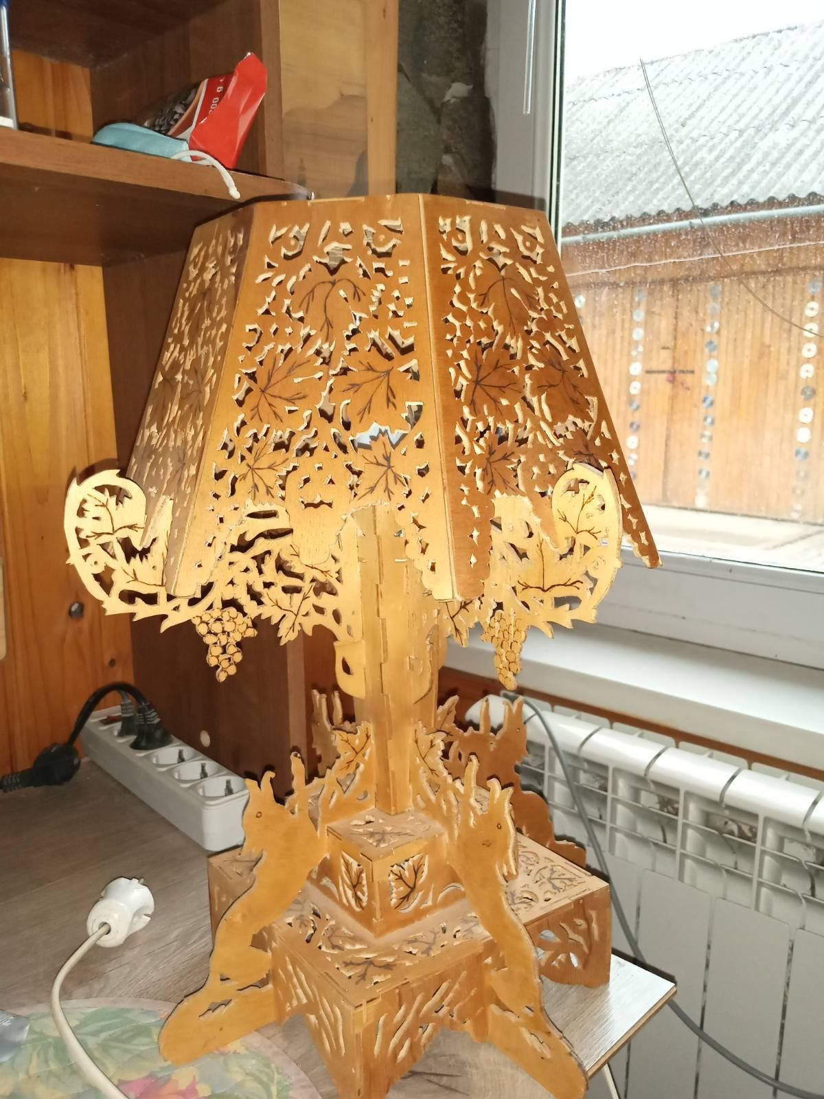 Настільна лампа ручної роботи
