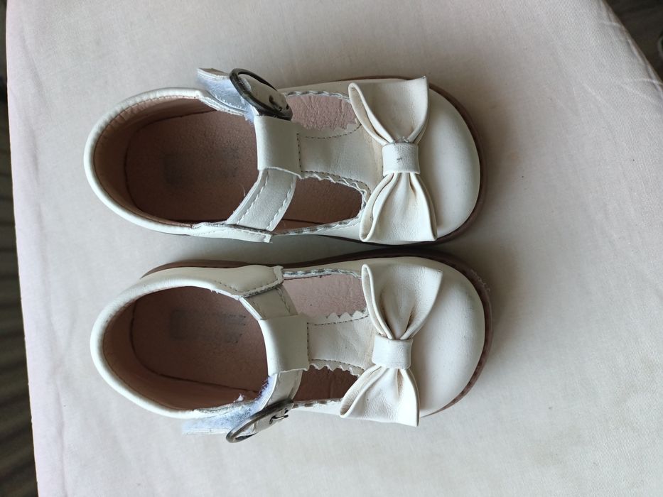 Buty dziewczęce shein rozmiar 21